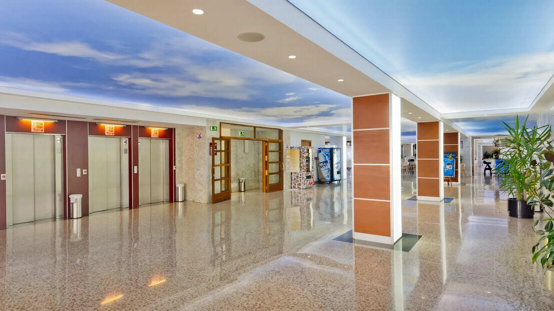 יורט דה מאר Ght Oasis Park & Spa 4*, יורט דה מאר